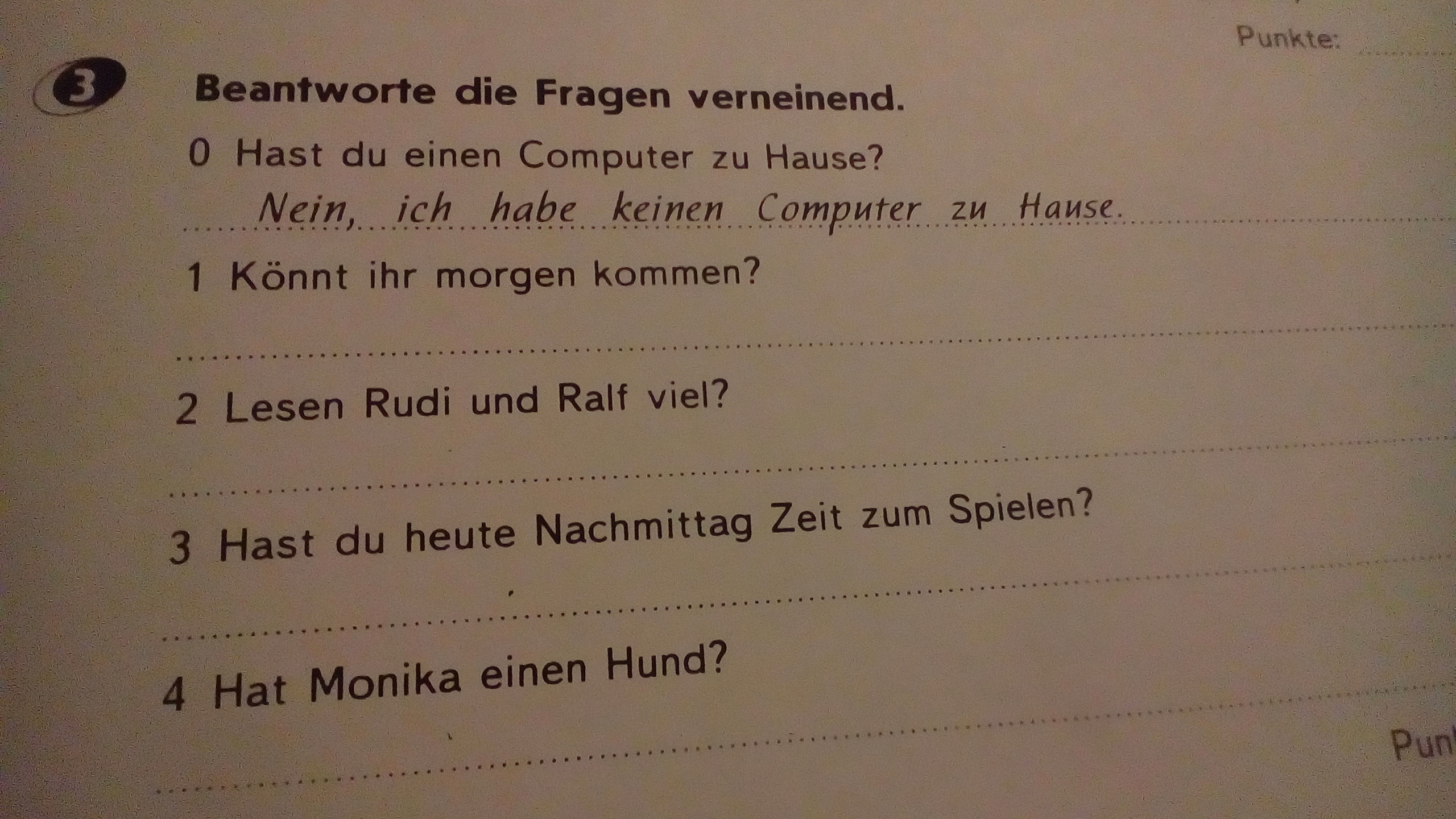 Hast du die. Beantworte die Fragen verneinend ответ. Немецкий язык 5 класс.Fragebogen-beantworte die Fragen. Fragebogen beantworte die Fragen анкета. Dein Schultag твой школьный день Fragebogen beantworte die Fragen. Анкета ответь на вопросы.